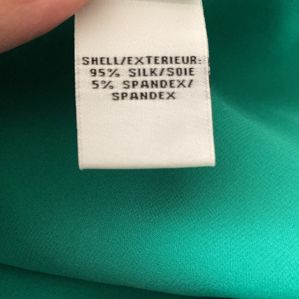 Diane von Furstenberg Size 10 Long Sleeve V Neck Green Silk Blouse - Picture 9 of 10